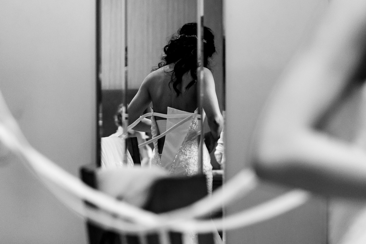 chapter one photography captures bridal preparations at the Granary at Fawsley Wedding 